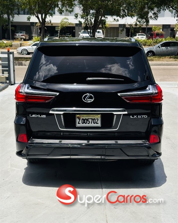 2016 Lexus LX 570 — foto 11 / 12