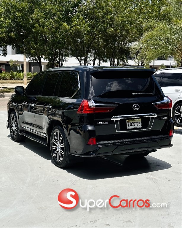 2016 Lexus LX 570 — foto 12 / 12