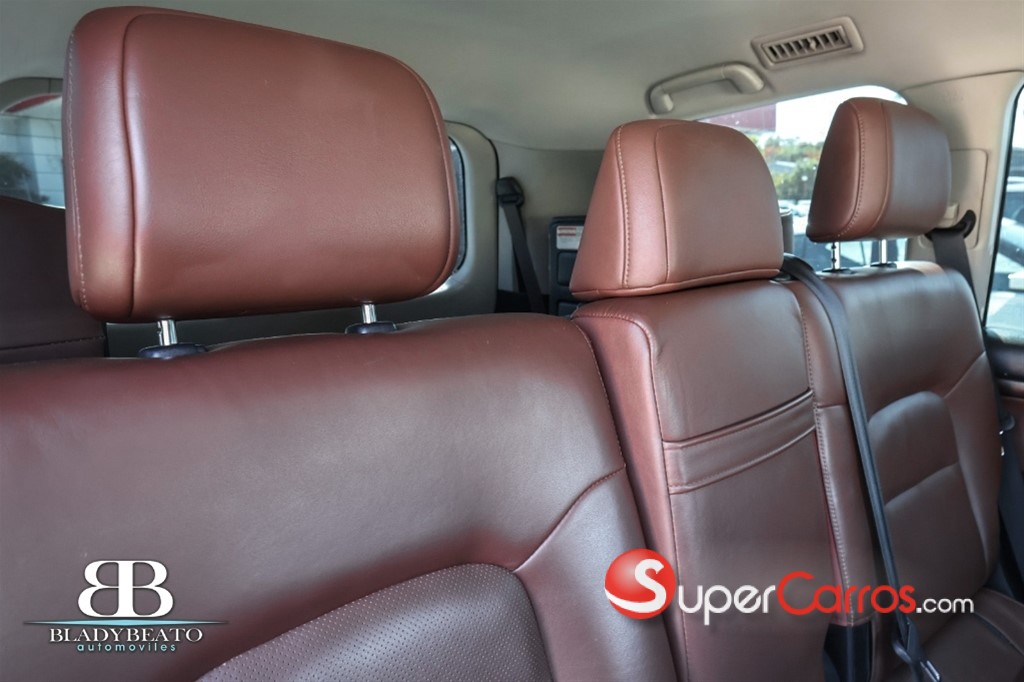 2020 Toyota Land Cruiser VXR — foto 6 / 12