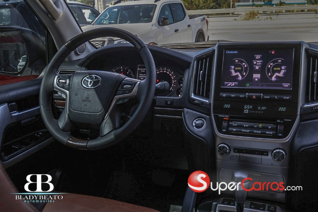 2020 Toyota Land Cruiser VXR — foto 7 / 12