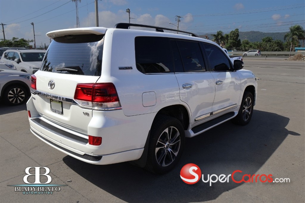 2020 Toyota Land Cruiser VXR — foto 9 / 12