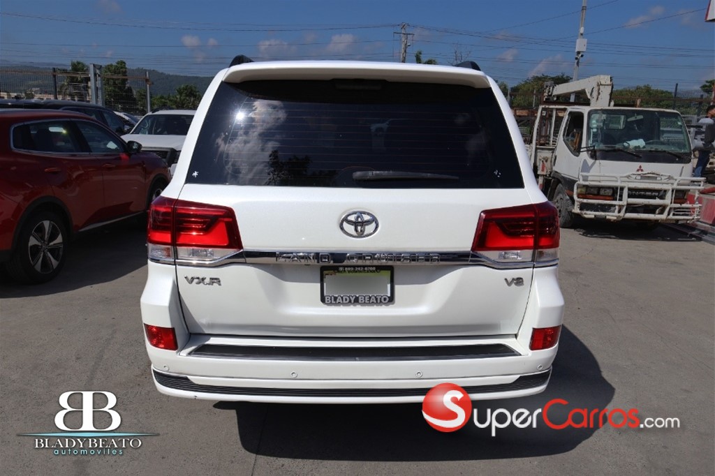2020 Toyota Land Cruiser VXR — foto 10 / 12