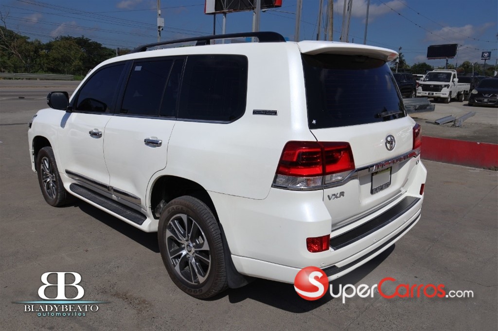 2020 Toyota Land Cruiser VXR — foto 12 / 12