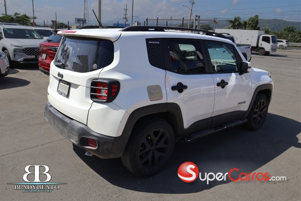 2017 Jeep Renegade Latitude — foto 9 / 12