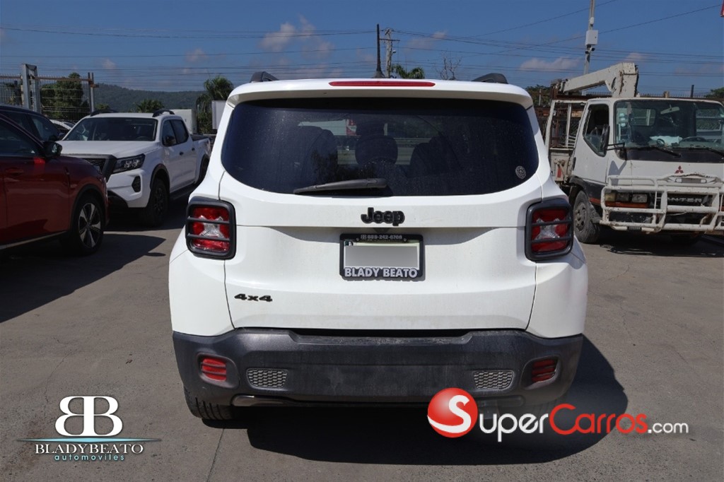 2017 Jeep Renegade Latitude — foto 10 / 12