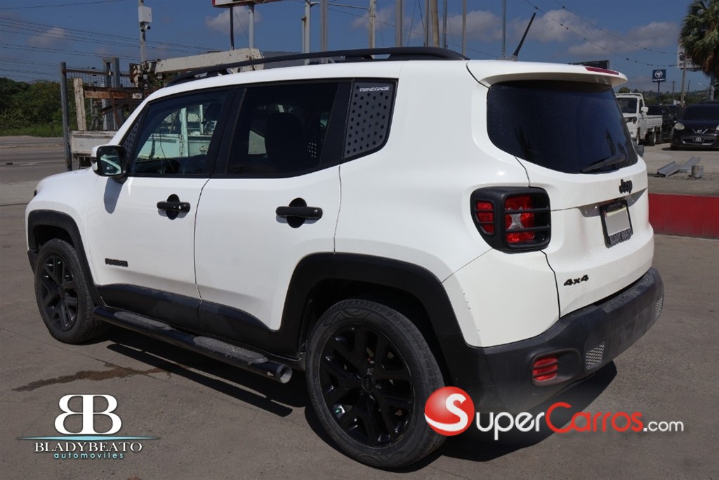 2017 Jeep Renegade Latitude — foto 11 / 12