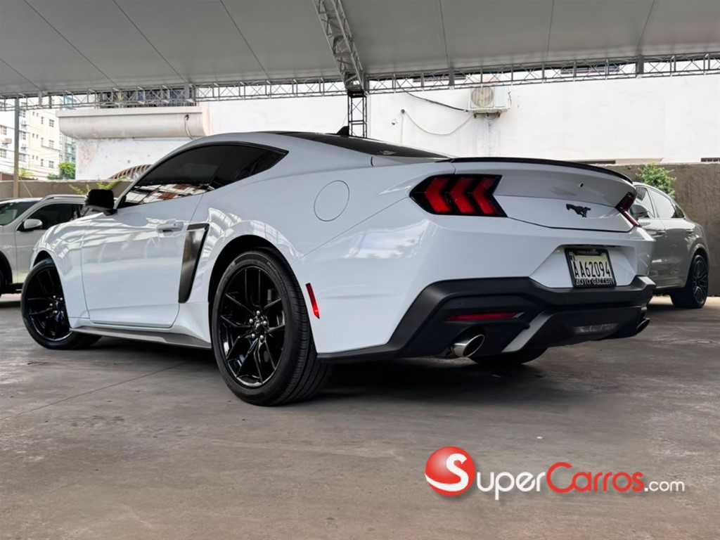 2024 Ford Mustang Ecoboost — foto 4 / 12