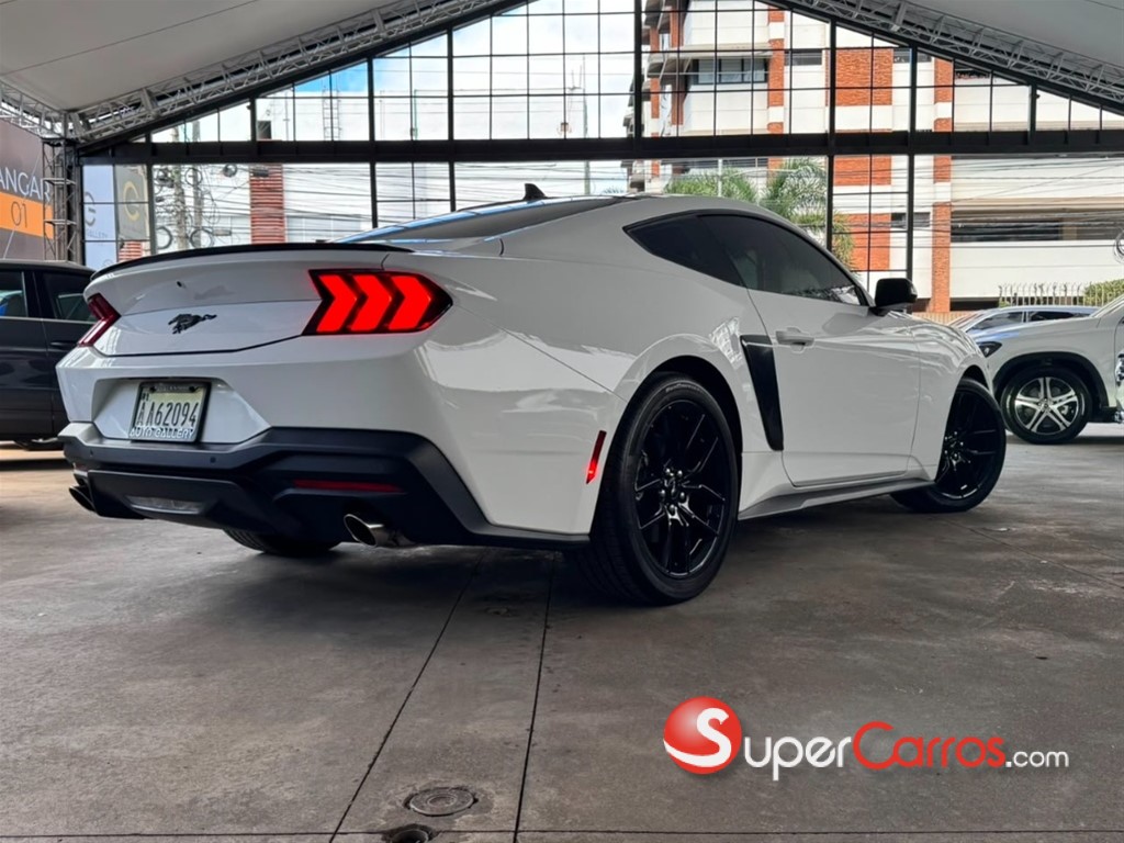 2024 Ford Mustang Ecoboost — foto 5 / 12