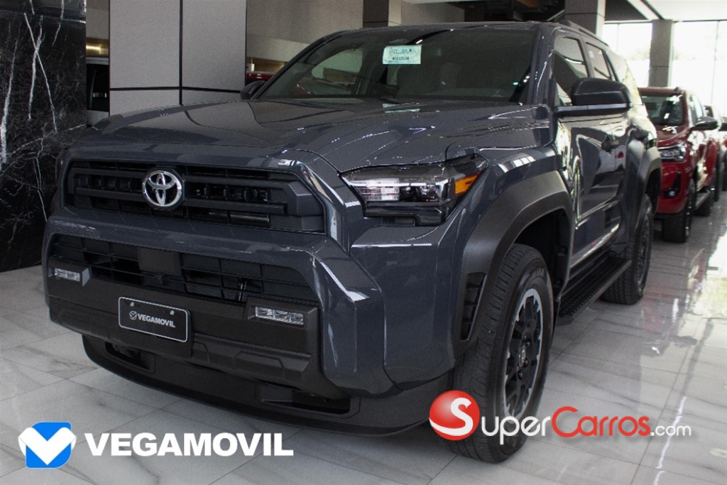 2026 Toyota 4 Runner SR5 — foto 2 / 12