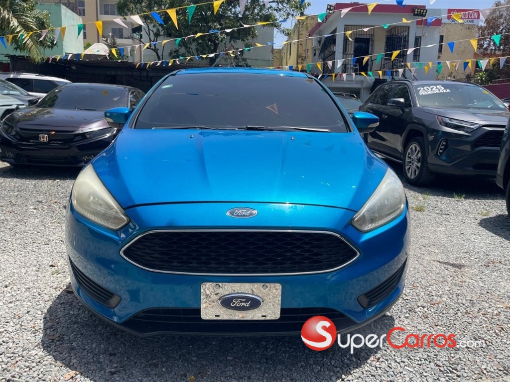 2016 Ford Focus SE — foto 2 / 11