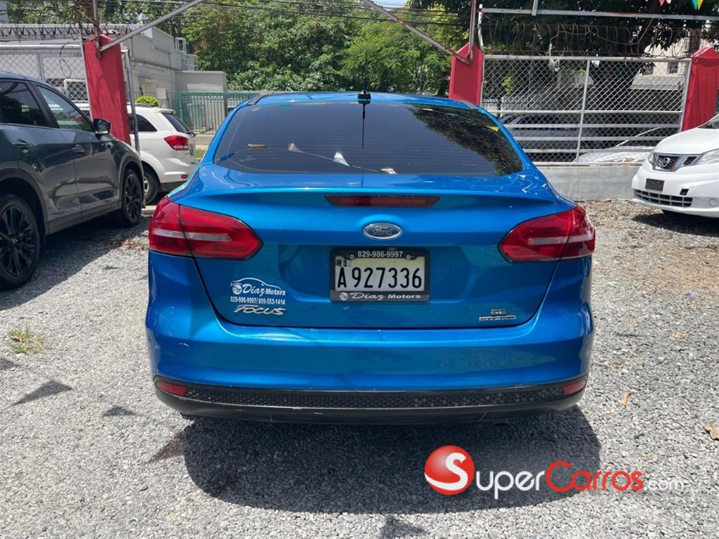 2016 Ford Focus SE — foto 4 / 11