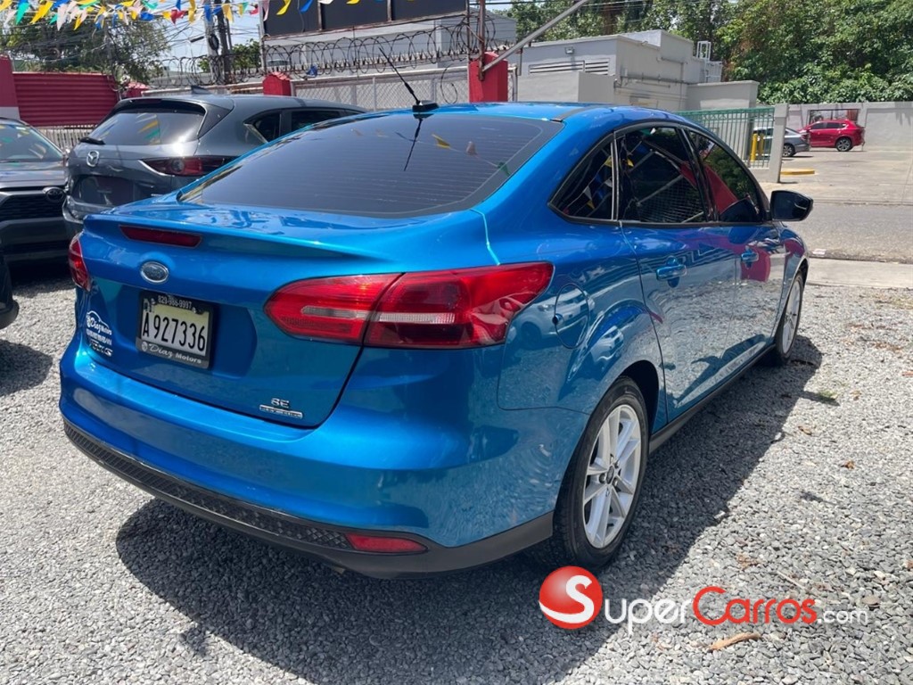 2016 Ford Focus SE — foto 5 / 11