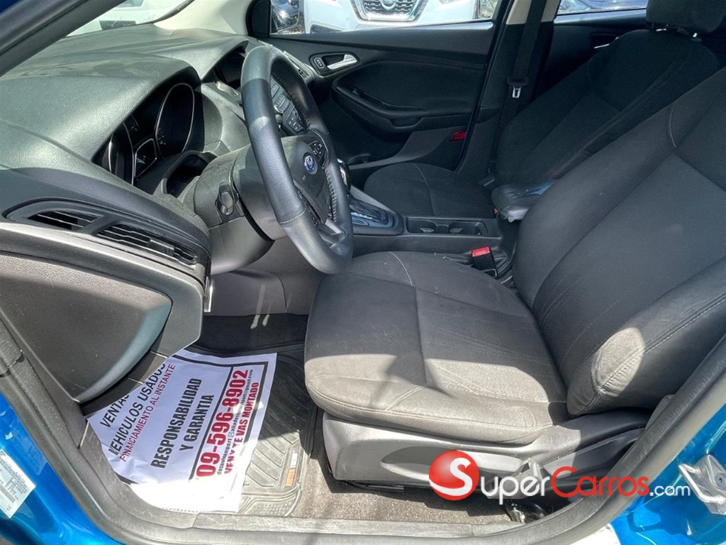 2016 Ford Focus SE — foto 7 / 11