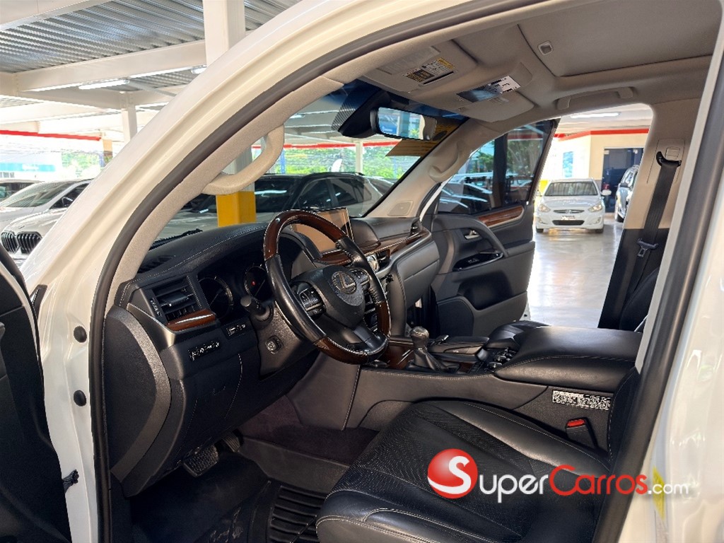 2018 Lexus LX 570 Sport — foto 8 / 12