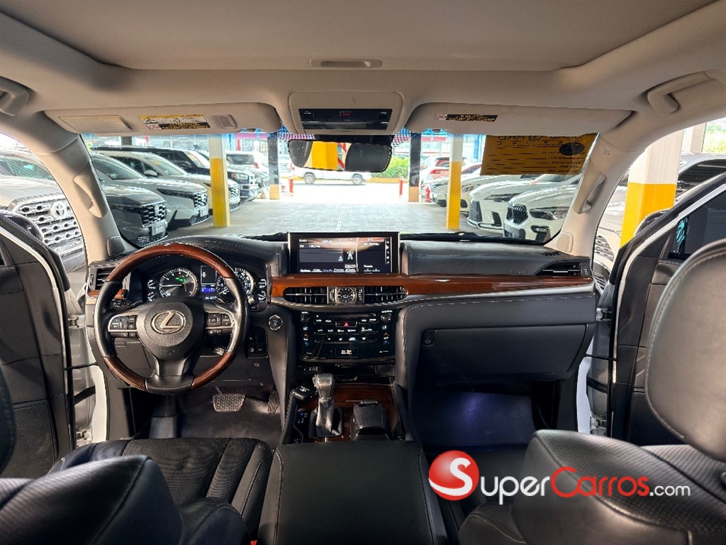 2018 Lexus LX 570 Sport — foto 9 / 12