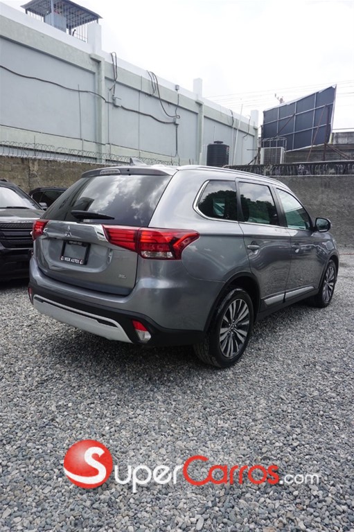 2020 Mitsubishi Motors Outlander SEL — foto 4 / 10