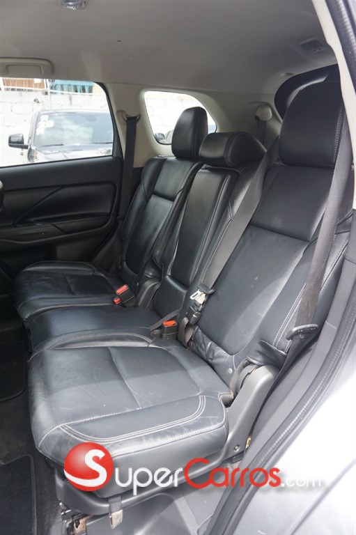 2020 Mitsubishi Motors Outlander SEL — foto 9 / 10