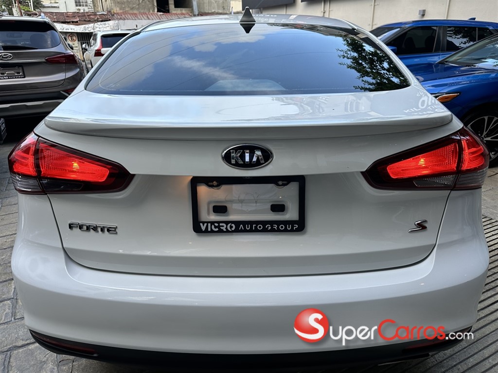 2018 Kia Forte S — foto 5 / 12