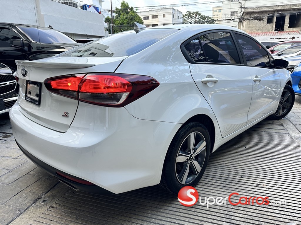 2018 Kia Forte S — foto 6 / 12