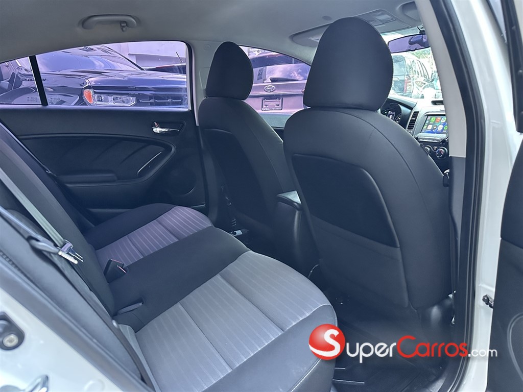 2018 Kia Forte S — foto 7 / 12