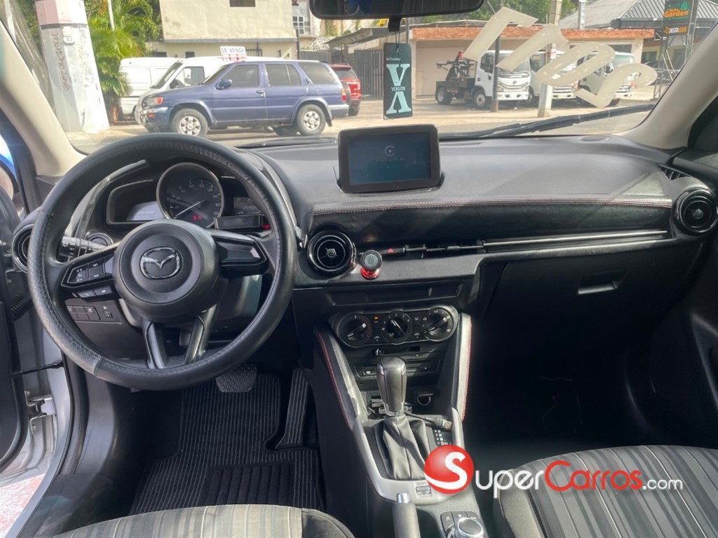 2017 Mazda Demio — foto 9 / 10