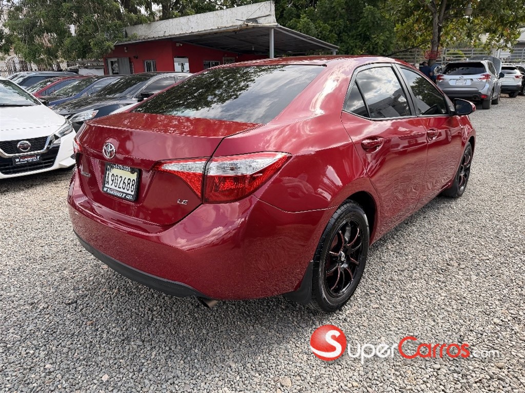 2015 Toyota Corolla LE — foto 4 / 9