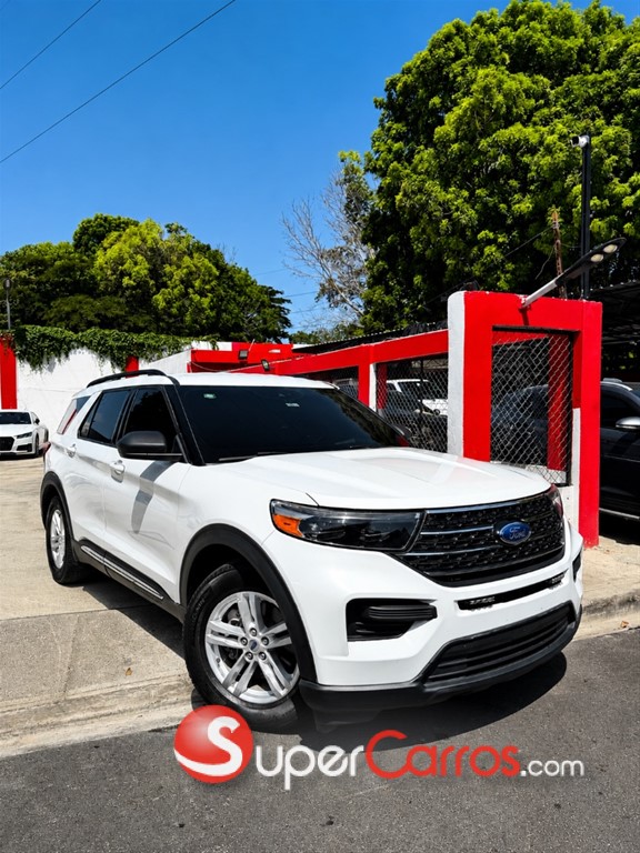 2020 Ford Explorer XLT — foto 2 / 8