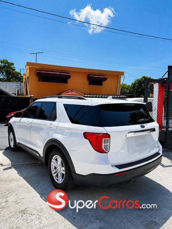 2020 Ford Explorer XLT — foto 4 / 8