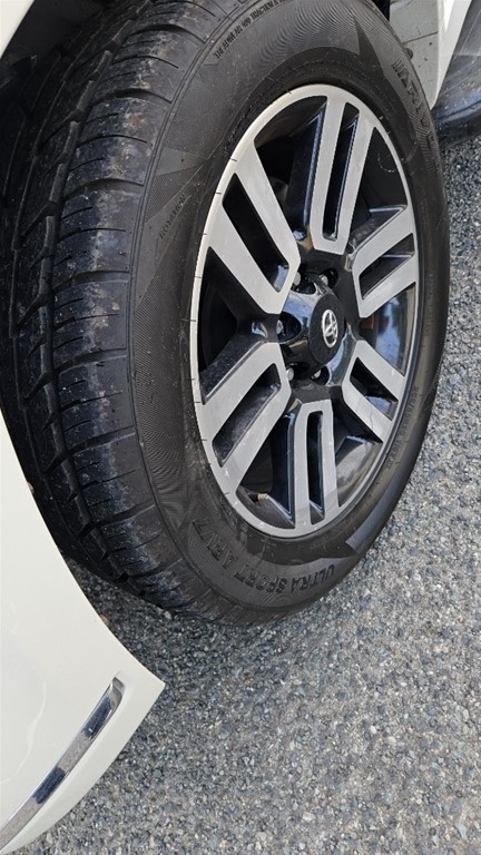 2020 Toyota 4 Runner Limited — foto 4 / 12