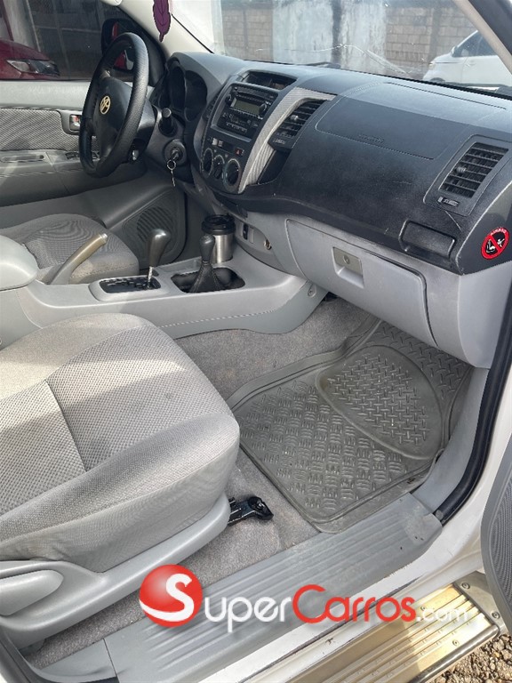 2008 Toyota Hilux — foto 9 / 12