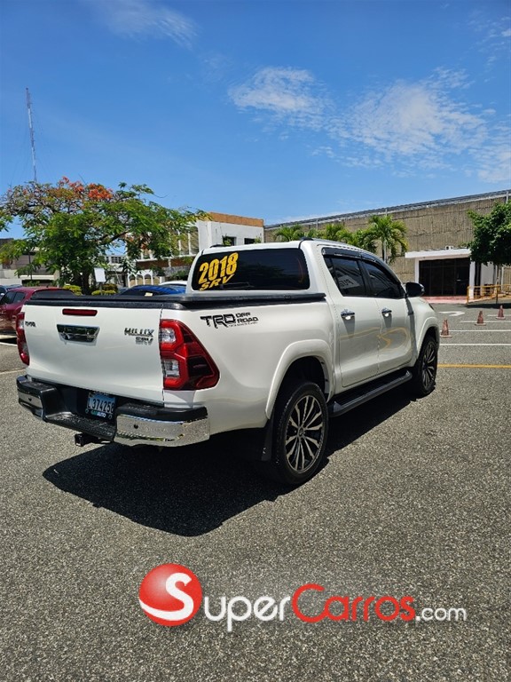 2018 Toyota Hilux SRV — foto 4 / 11