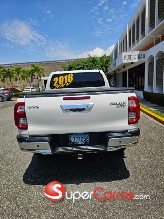 2018 Toyota Hilux SRV — foto 8 / 11