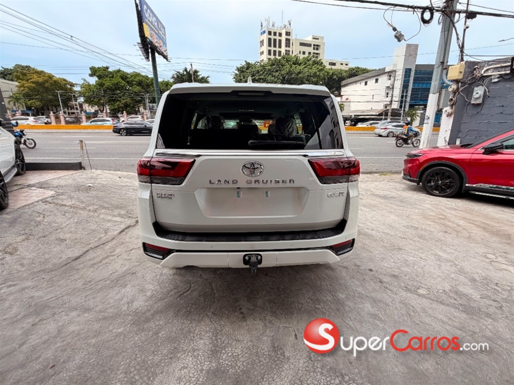 2025 Toyota Land Cruiser 300 GXR — foto 5 / 12