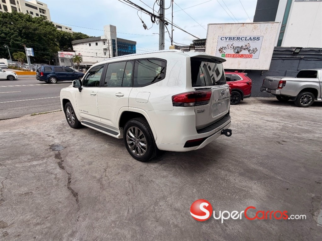2025 Toyota Land Cruiser 300 GXR — foto 8 / 12