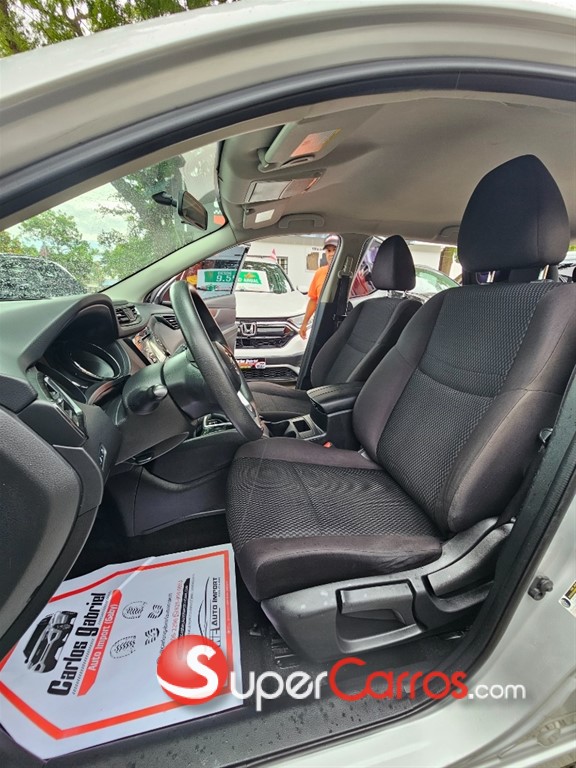 2018 Nissan Rogue S — foto 9 / 10