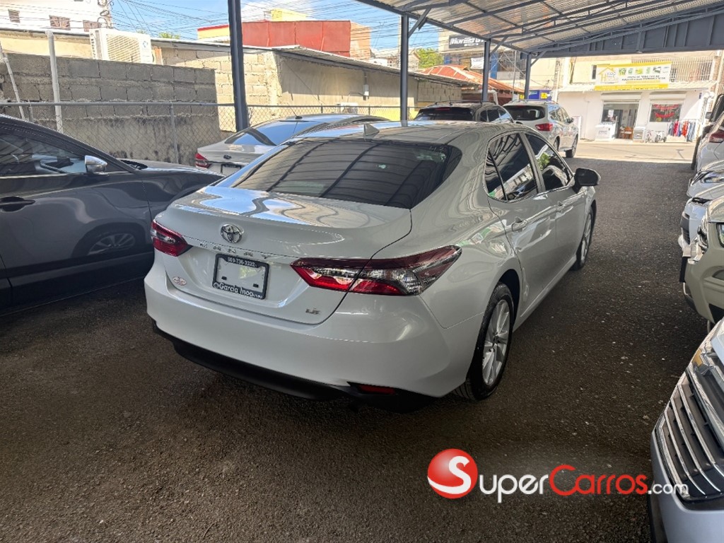 2022 Toyota Camry LE — foto 4 / 10