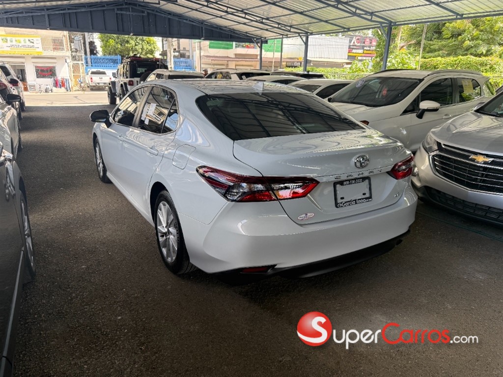 2022 Toyota Camry LE — foto 5 / 10