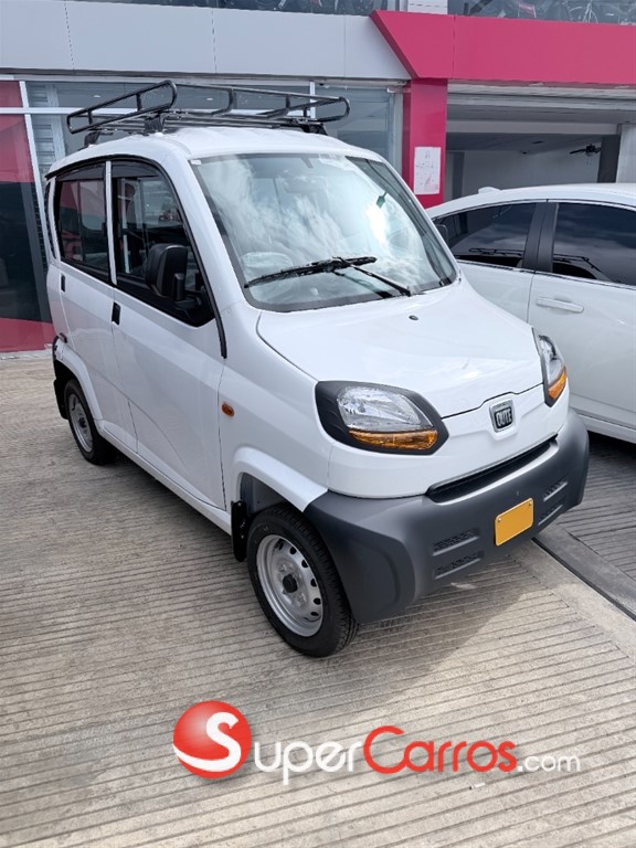 2025 Bajaj Qute — foto 2 / 8