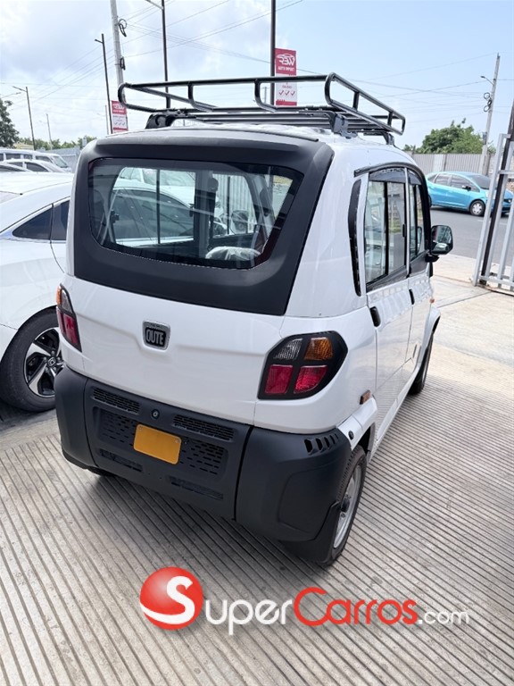 2025 Bajaj Qute — foto 5 / 8