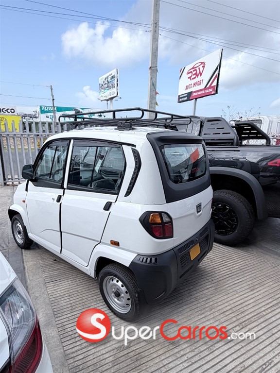 2025 Bajaj Qute — foto 7 / 8