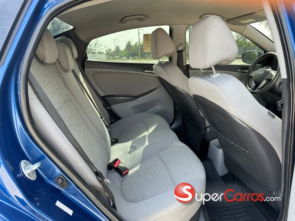 2016 Hyundai Accent SE — foto 9 / 12