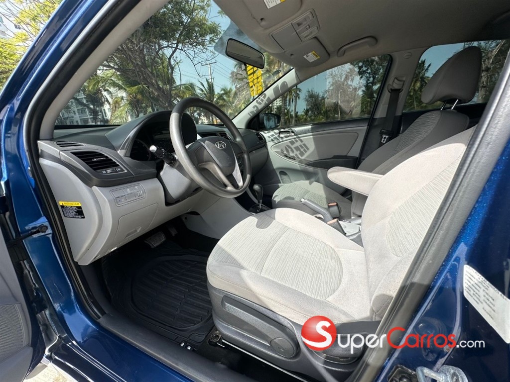 2016 Hyundai Accent SE — foto 11 / 12