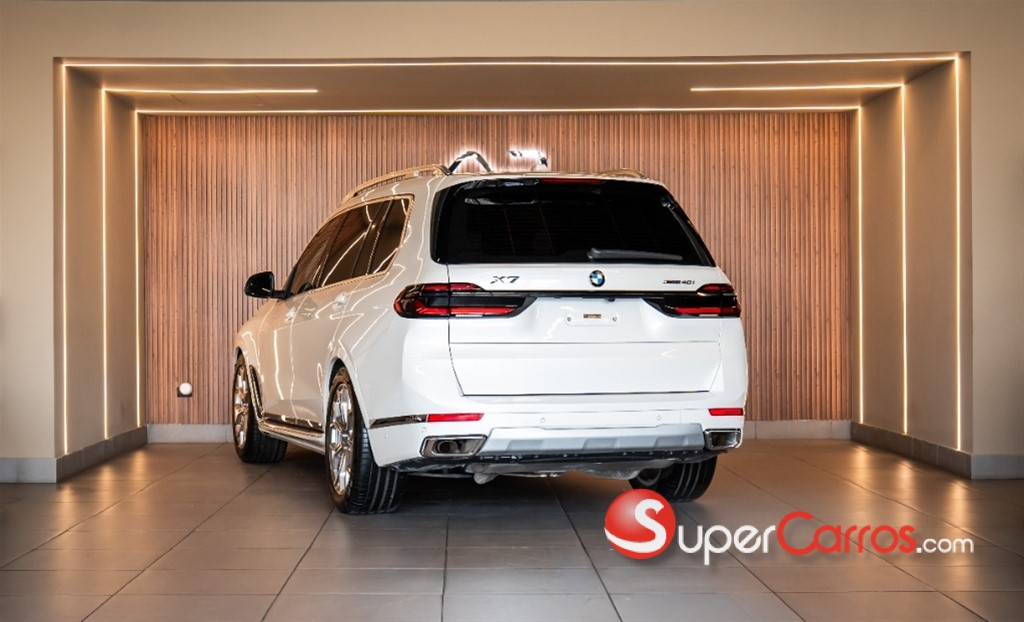 2023 BMW X 7 XDRIVE 40i — foto 4 / 12