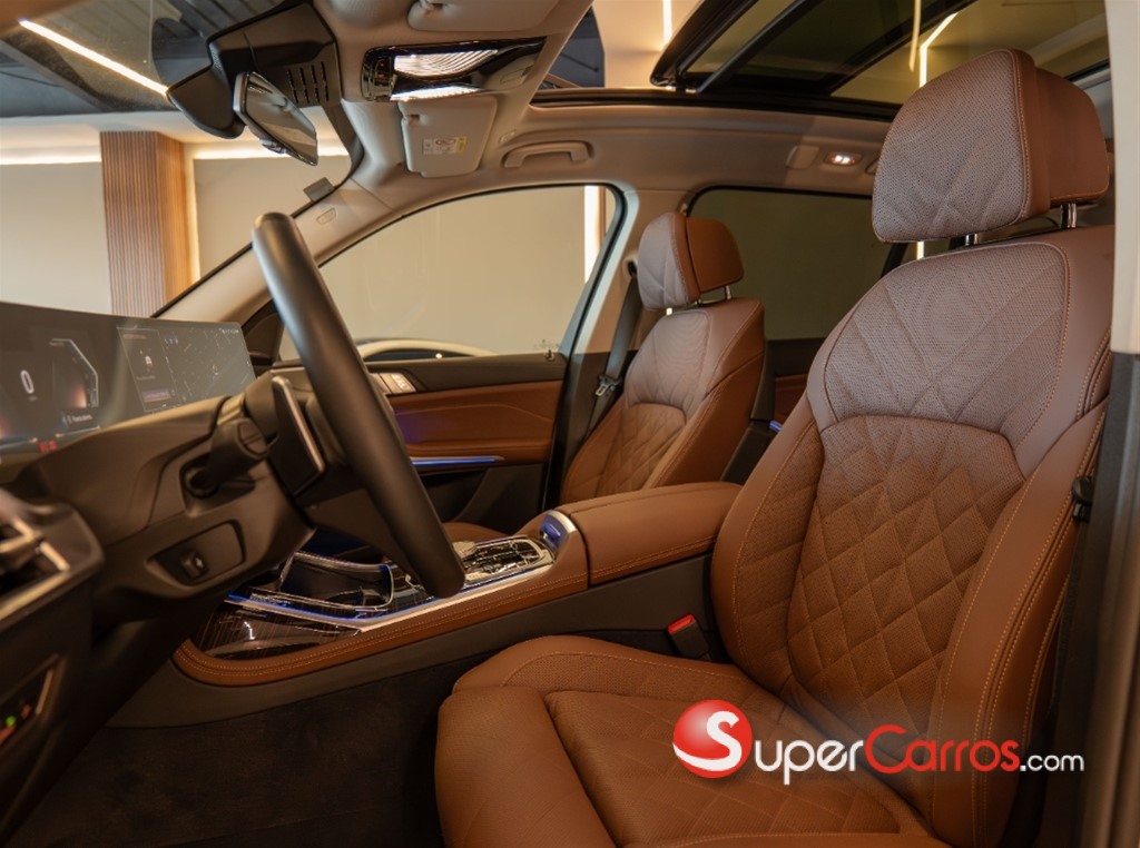 2023 BMW X 7 XDRIVE 40i — foto 7 / 12