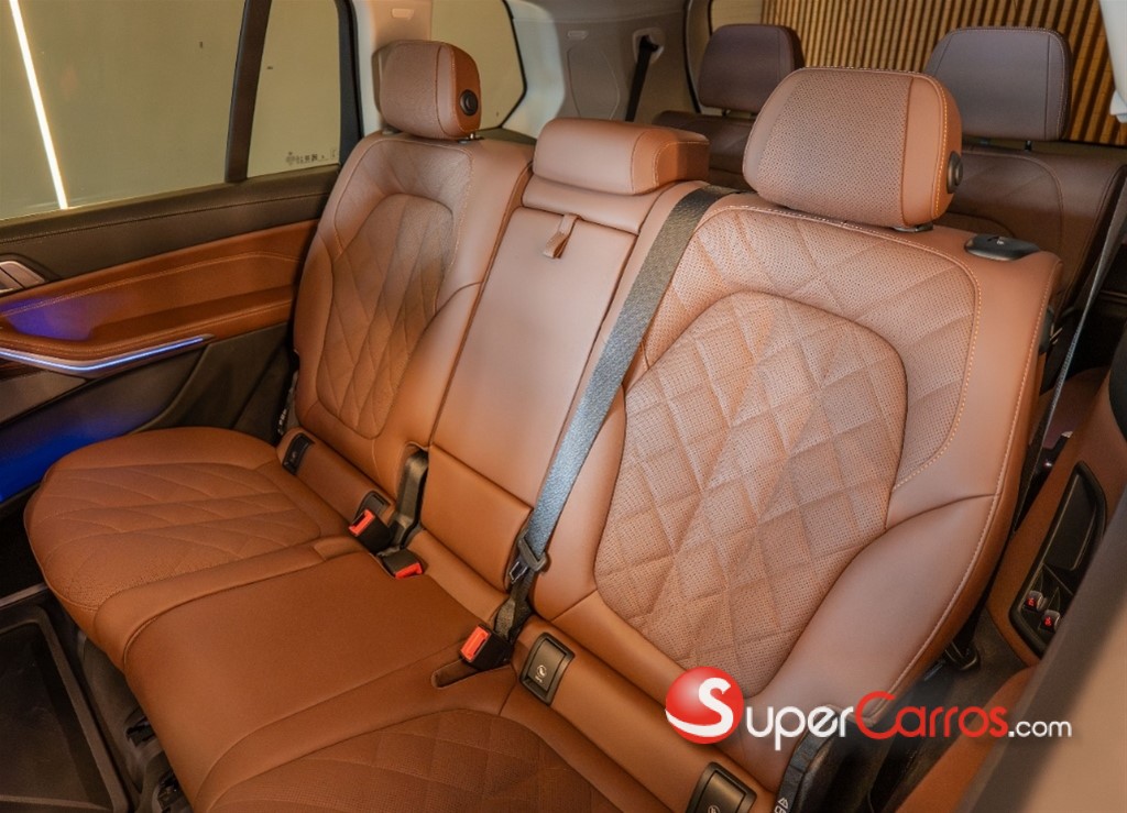 2023 BMW X 7 XDRIVE 40i — foto 9 / 12