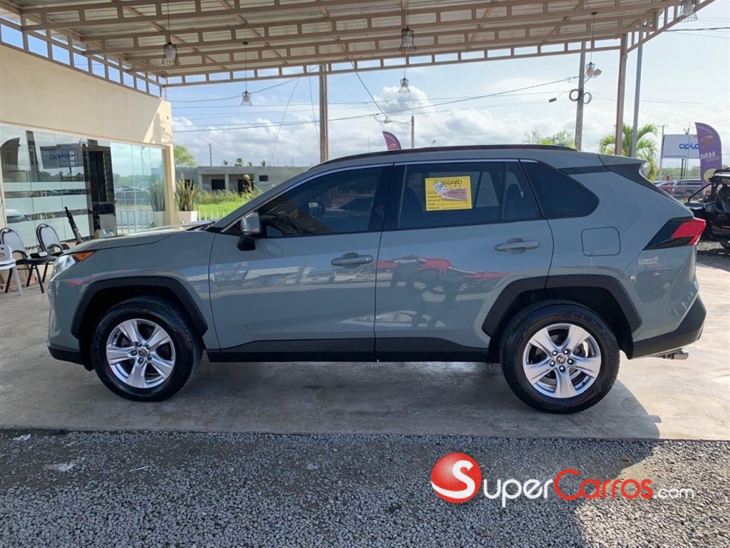 2020 Toyota RAV4 XLE — foto 4 / 12