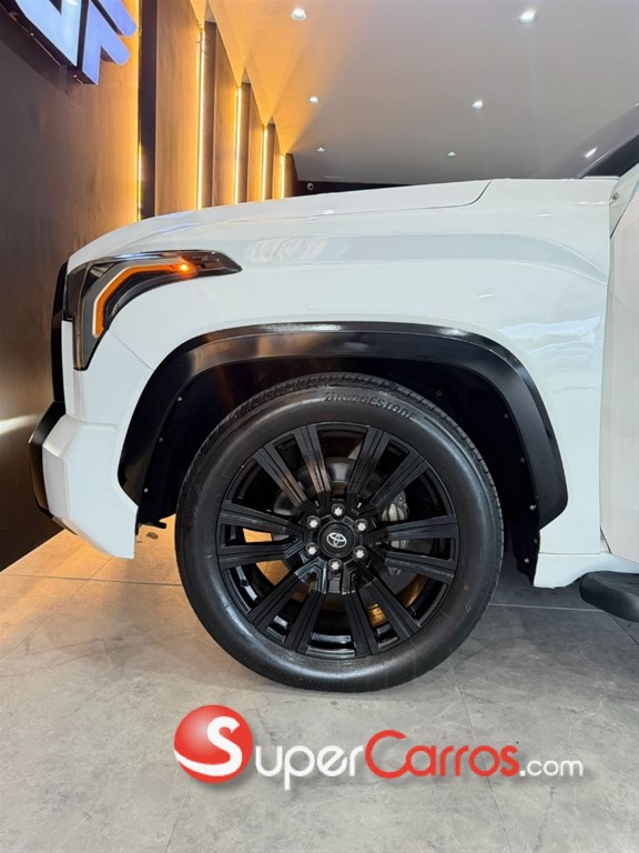 2023 Toyota Tundra LIMITED — foto 2 / 10