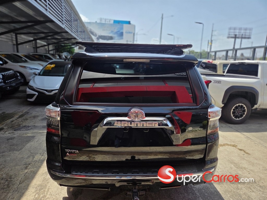 2023 Toyota 4 Runner Limited — foto 8 / 12