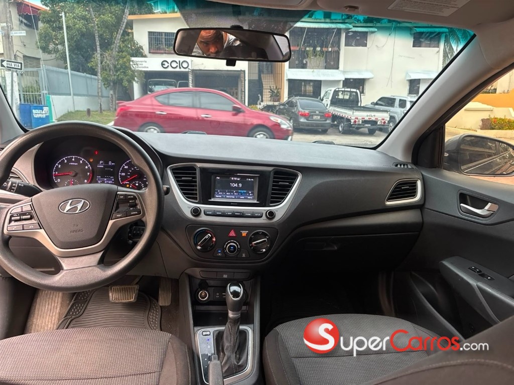 2020 Hyundai Accent — foto 2 / 9