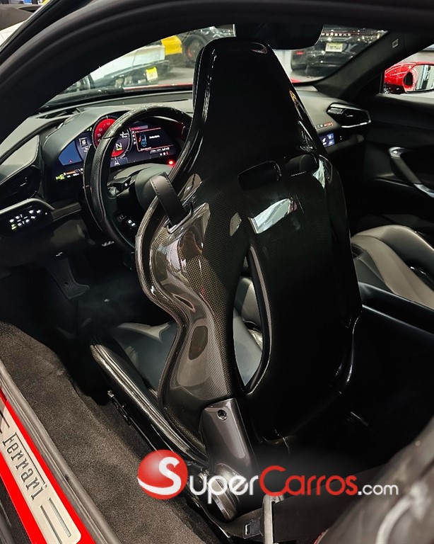 2023 Ferrari 296 GTB — foto 7 / 12